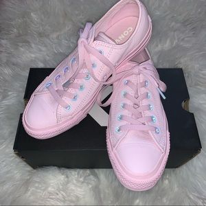 Converse pink leather sneakers
